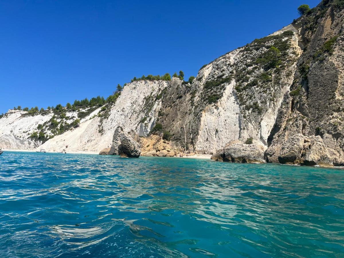 Apollonides Seafront Villa1 Aoede Lixouri Exterior foto
