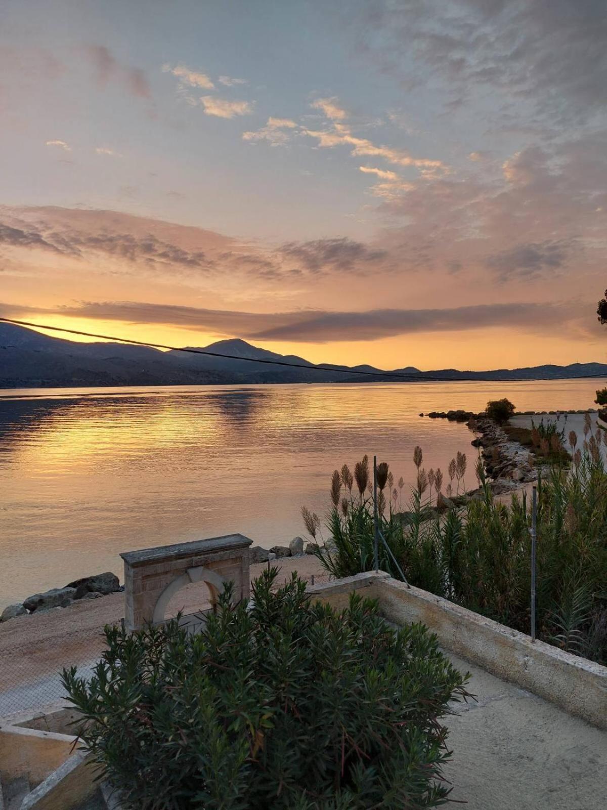 Apollonides Seafront Villa1 Aoede Lixouri Exterior foto